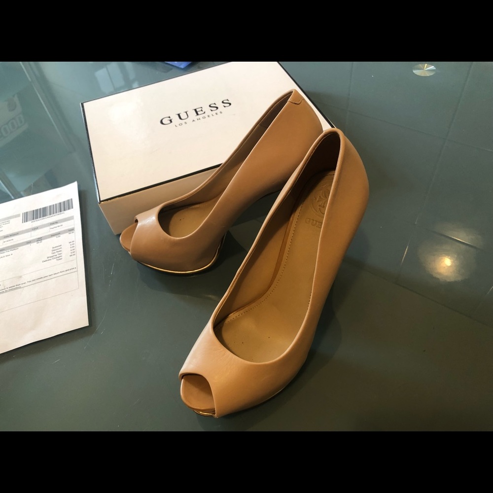 GUESS  Leather Honora  Peep - Toe Platform Pumps